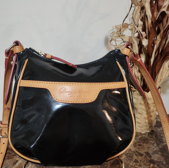Dooney & Bourke Patent Leather Crossbody Bag EUC - Picture 9 of 16